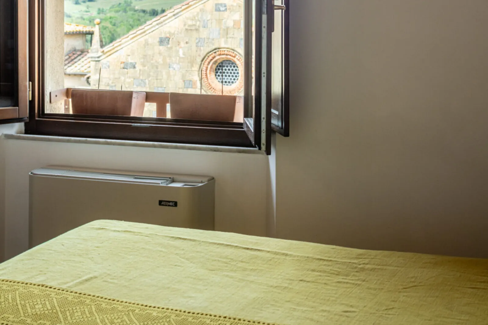 Il Chianti, la finestra sul camminamento delle mura