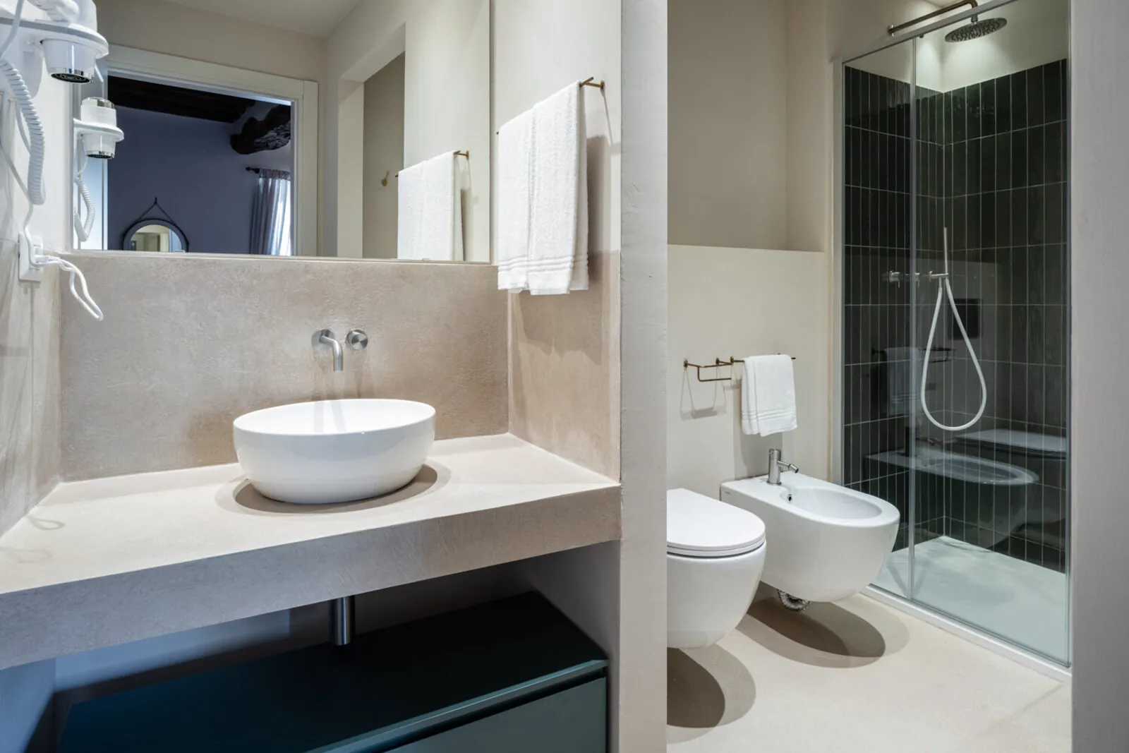 La Piazza, il bagno