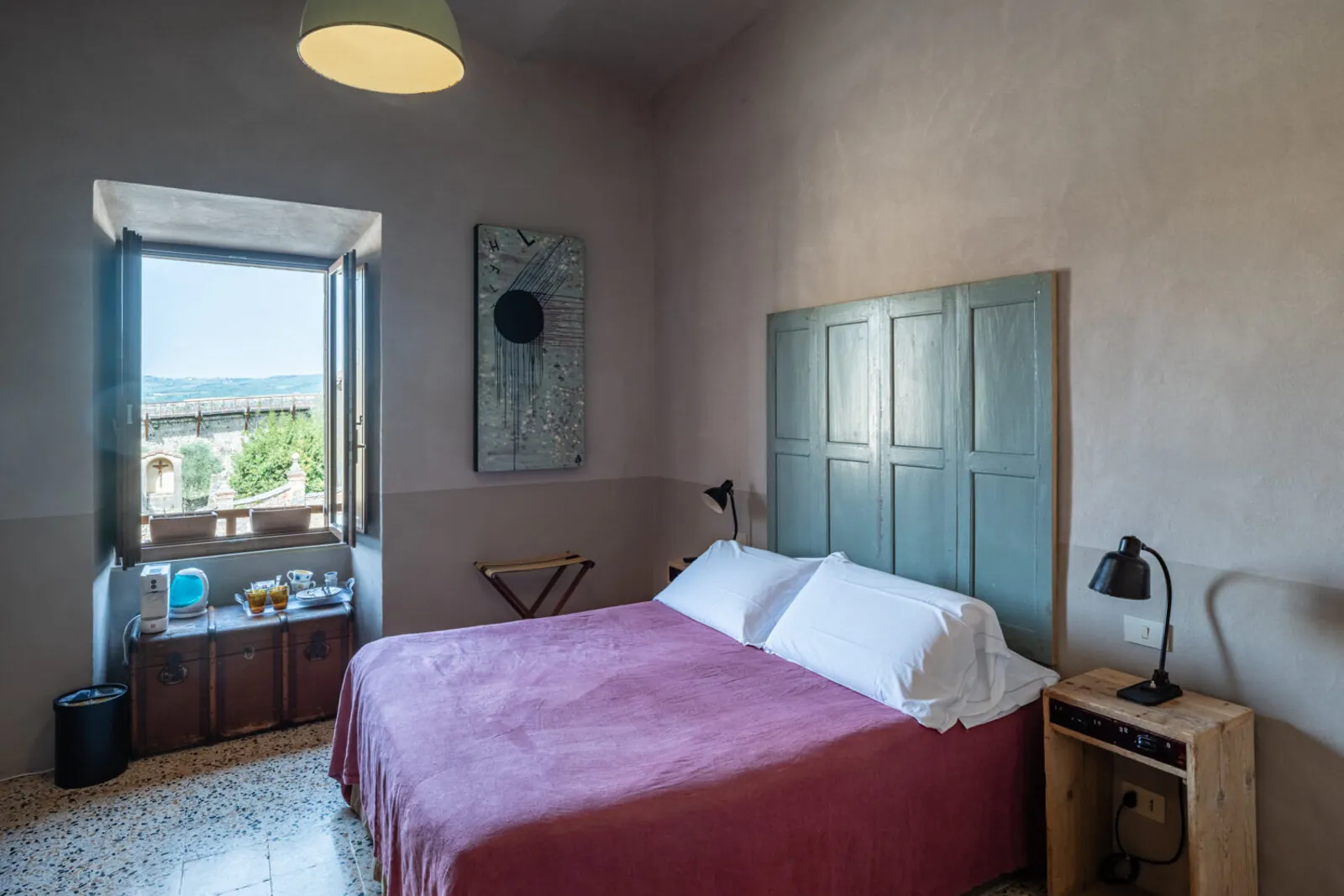 La Prima, il letto e la finestra